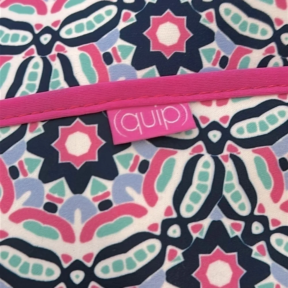 QUIP LARGE LAPTOP BAG with messenger strap in Kaleidoscope Print